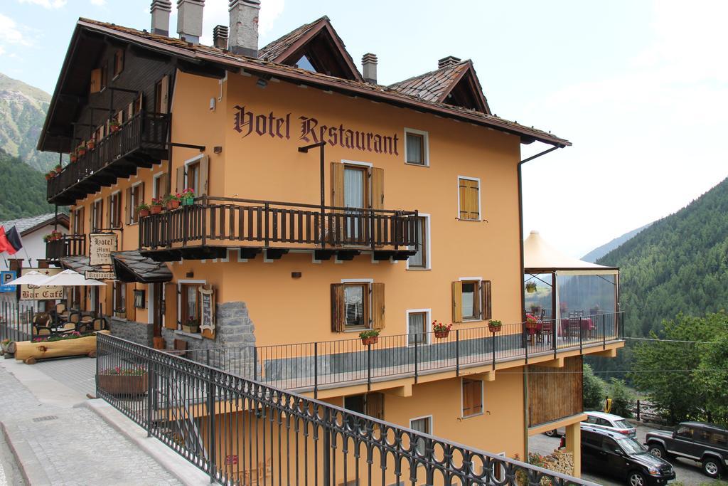 Mont Velan Chambres & Restaurant Saint-Oyen Exterior photo